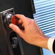 Advanced Locksmith Service Thonotosassa, FL 813-336-2858 Advanced Locksmith Service Thonotosassa, FL 813-336-2858 - sb-com-01